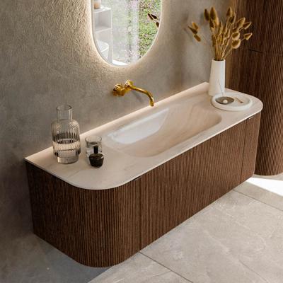 Badmeubel Mondiaz Kurve-Dlux | 130 cm | Meubelkleur Walnut | Wastafelkleur Meli | Solid surface | Wasbak midden spoelbak | Zonder kraangat(en)