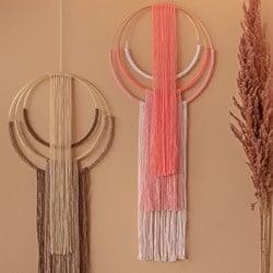 Yarn and Colors Wrapped up Wall Hanging 040 Pink Sand Macramé Pakket