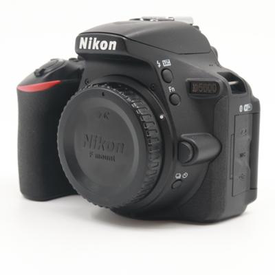 Nikon D5600 body occasion