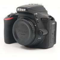 Nikon D5600 body occasion