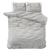 Sale: -43% | Dekbedovertrek - Pinky Words - Lits-Jumeaux (240x220 Cm) - Wit Microvezel - - Sleeptime Classy - Dekbed-Discounter.nl