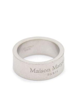 Maison Margiela bague à logo gravé - Argent