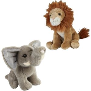 Knuffeldieren set leeuw en olifant pluche knuffels 18 cm