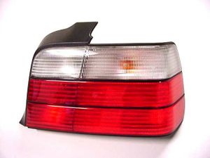 Achterlicht rechts SEDAN WIT 0640936