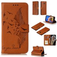 Feather patroon Litchi textuur horizontale Flip lederen draagtas met portemonnee & houder & kaartsleuven voor Galaxy J4 + (bruin)
