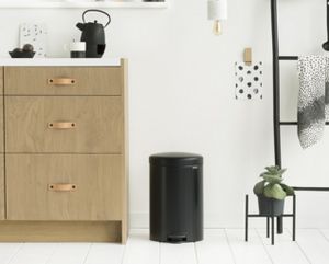 Brabantia newIcon pedaalemmer 20 liter met kunststof binnenemmer - Matt Black