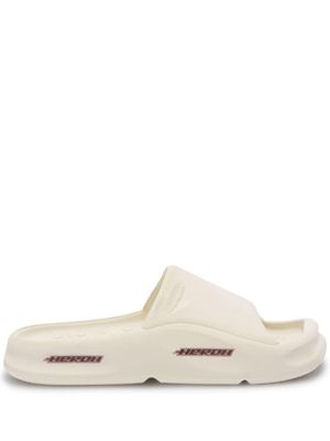 Heron Preston claquettes Eco Moulded à logo embossé - Blanc