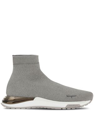 Ferragamo baskets chaussettes à logo imprimé - Gris