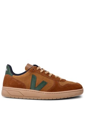 VEJA baskets V-10 en daim - Marron
