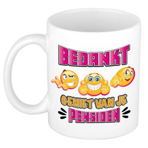 Cadeau mok voor collega - afscheid/pensioen - roze/wit - keramiek - 300 ml