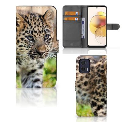 Motorola Moto G73 | Telefoonhoesje | Met pasjeshouder | Baby Luipaard