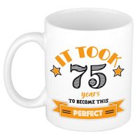 Verjaardag cadeau mok 75 jaar - oranje - grappig - 300 ml - keramiek