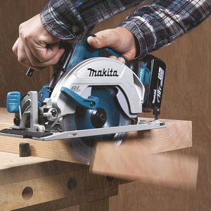 Makita DHS680Z 18v Cirkelzaag 165 mm Body | zonder accu's en lader en koffer - DHS680Z