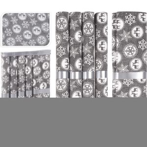 Kerstdiner/diner tafeldecoratie tafellopers met 5x placemats grijs met sneeuwvlokken