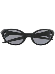 Oakley lunettes de soleil à monture ovale - Noir