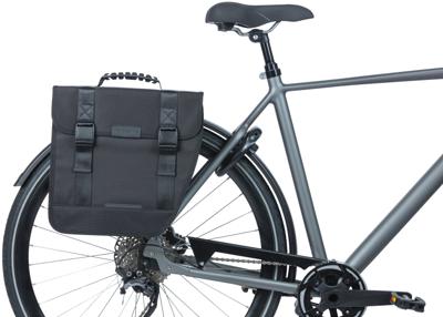 Basil tour right fietstas 14l zwart