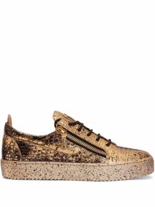 Giuseppe Zanotti baskets Frankie en cuir à effet peau de serpent - Or