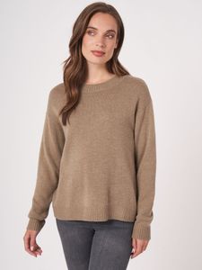 Basic trui met ronde hals en split op de rug
