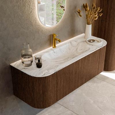 Badmeubel Mondiaz Kurve-Dlux | 130 cm | Meubelkleur Walnut | Wastafelkleur Glace | Solid surface | Midden spoelbak | 1 kraangat