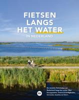 Fietsen langs het water in Nederland (Paperback)