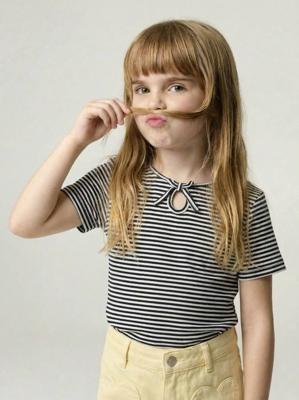 T-shirt voor meisjes met een fantasieknoop blauw, gestreept