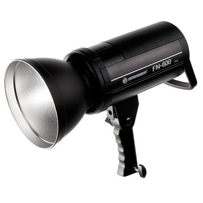 Bresser FN-600 TTL Nikon flitser + accu OUTLET