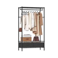 Garderoberek met planken lades en kledingstang