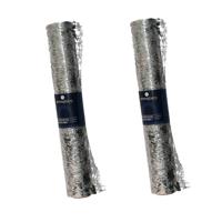 Decoratie stof/tafelloper - 2x - zilver -500 x 28 cm - polyester - kerstdiner tafeldecoratie