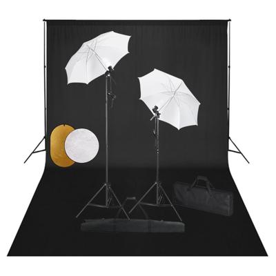Fotostudioset met lampen, paraplu's, achtergrond en reflector