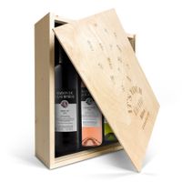 Wijnpakket in gegraveerde kist - Maison de la Surprise - Merlot, Syrah en Sauvignon Blanc - thumbnail