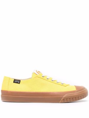 Camper baskets Camaleon 1975 à plateforme - Jaune