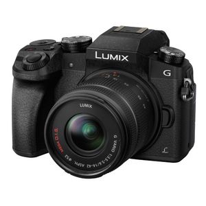 Panasonic DMC-G70 + Lumix G Vario 14-42mm f/3.5-5.6 MEGA OIS Zwart
