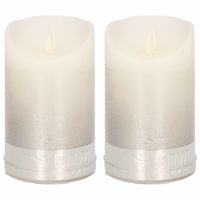 2x Zilver/witte Led kaarsen/stompkaarsen 12,5 cm