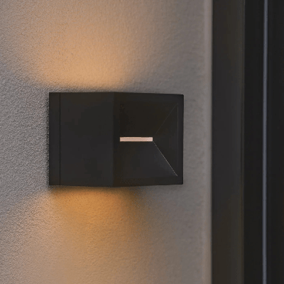 Buitenlamp zwart vierkant metaal &apos;Rivo&apos; 10cm