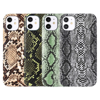 iPhone 12 hoesje - Backcover - Slangenprint - TPU - Donkergroen