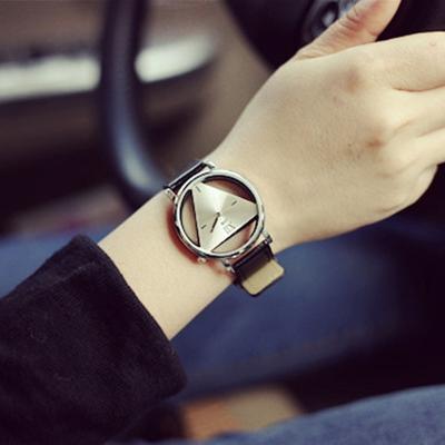 Vrouwen driehoek lederen riem quartz horloge (zwart)