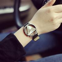 Vrouwen driehoek lederen riem quartz horloge (zwart)