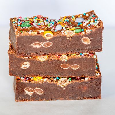 Smarties Confetti Brownie Box - 6 Brownies Per Post - Brievenbus Pakket - Box Brownies - Belgische chocolade - Mini Smarties - Sprinkles - Cadeau