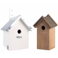 Voordeelset van 2x stuks houten vogelhuisjes/nestkastjes wit en houtkleur - Vogelhuisjes - thumbnail