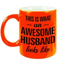 Awesome husband / echtgenoot cadeau mok / beker neon oranje 330 ml - thumbnail