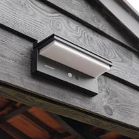 Veda LED Solar wandlamp met PIR sensor schemerschakelaar 4 lichtstanden 75 LEDS 2700K warm wit IP65