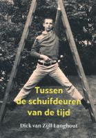 Tussen de schuifdeuren van de tijd (Paperback)