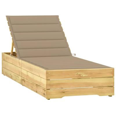 Ligbed met beige kussen geïmpregneerd grenenhout