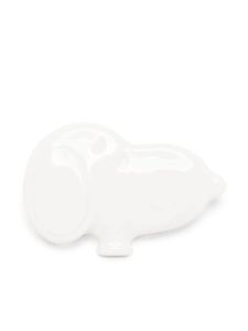 Andres Gallardo x Snoopy pin en porcelaine - Tons neutres