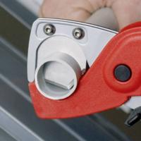 Knipex Schlauch-/Schutzrohrschneider Länge 185mm max.Schneid-Ø 25mm 90 20 185 Slangsnijder Geschikt voor (striptechniek) Kunststof buis, Slang 25 mm
