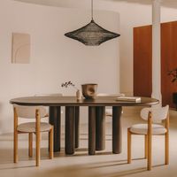 Kave Home Ovale Eettafel 'Mailen' Essenhout, 220 x 105cm, kleur Donkerbruin Kave Home Ovale Eettafel 'Mailen' Essenhout, 220 x 105cm, kleur Donkerbruin
