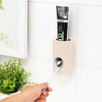 ECOCO tarwestro muur gemonteerde naadloze stickers luie automatische tandpasta