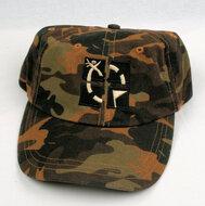 Pet camo bruin met geocaching logo