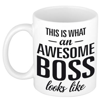 This is what an awesome boss looks like - tekst cadeau koffiemok - De Baas beker - 300 ml - wit