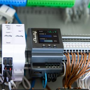 Shelly Pro Dual Cover / Shutter PM power relay Zwart